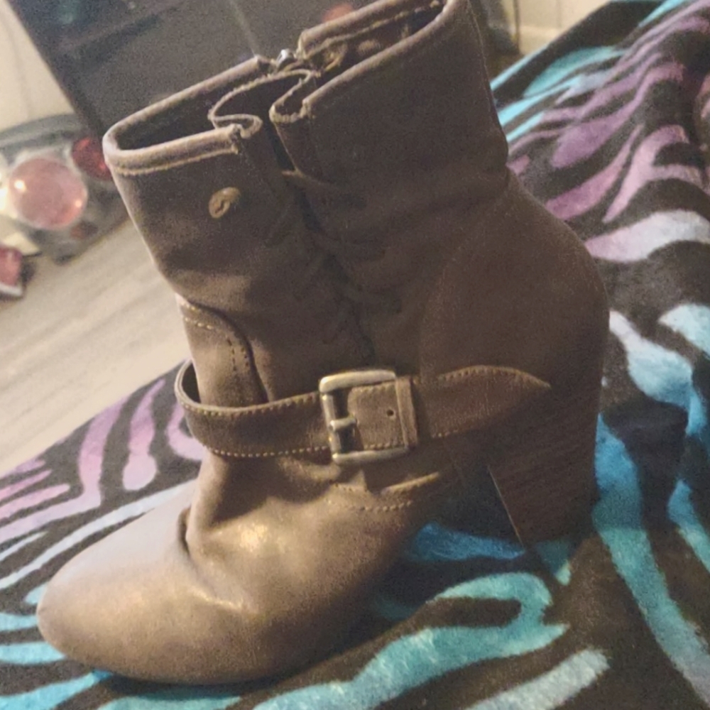 Report boots
